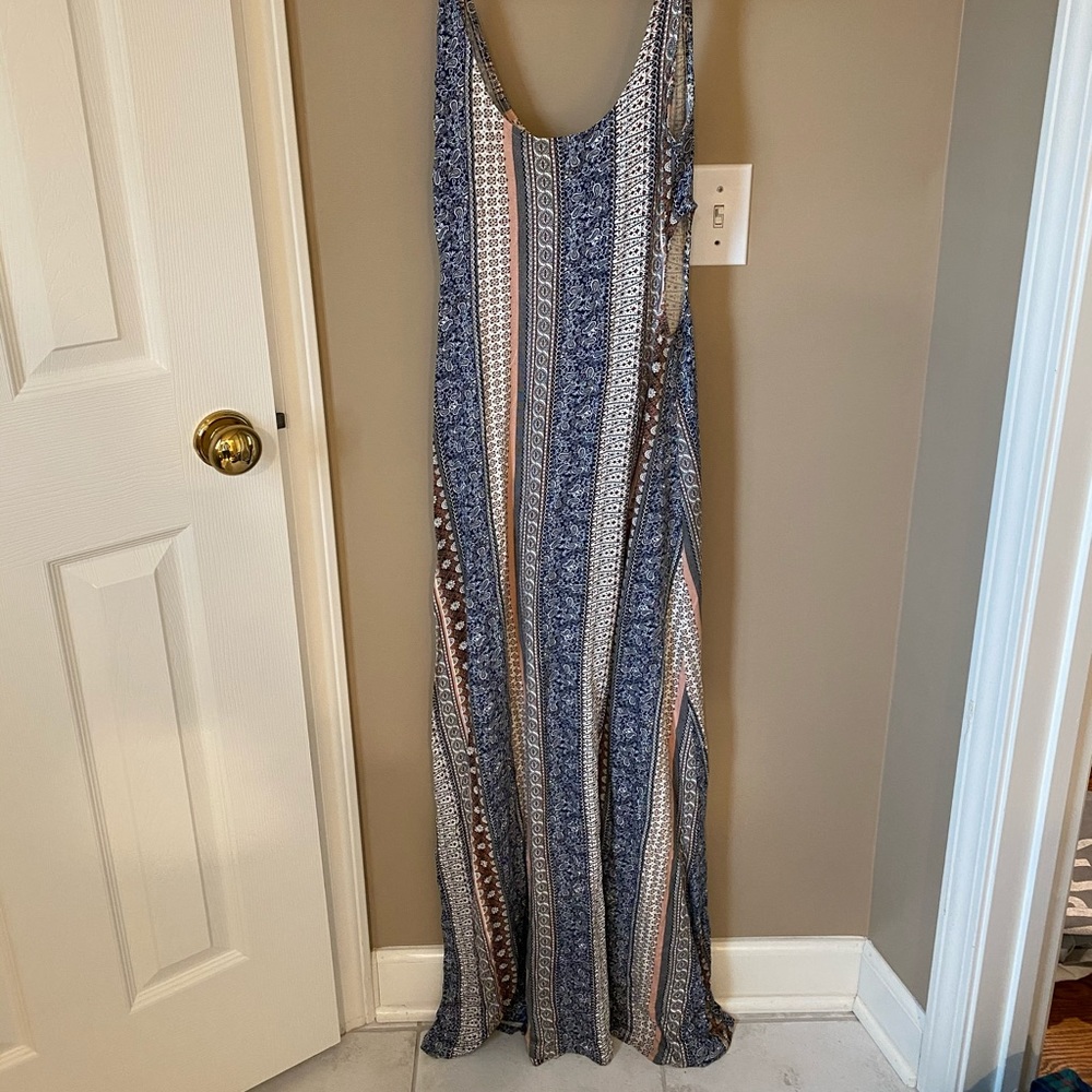 Summer maxi dress from Pacsun. Size M.